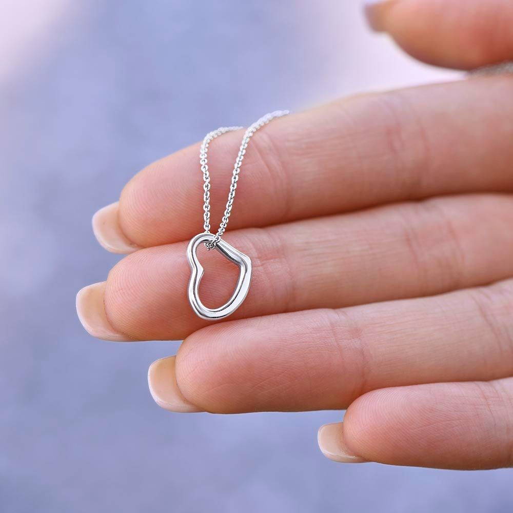 To My Wonderful Sister Delicate Heart Necklace